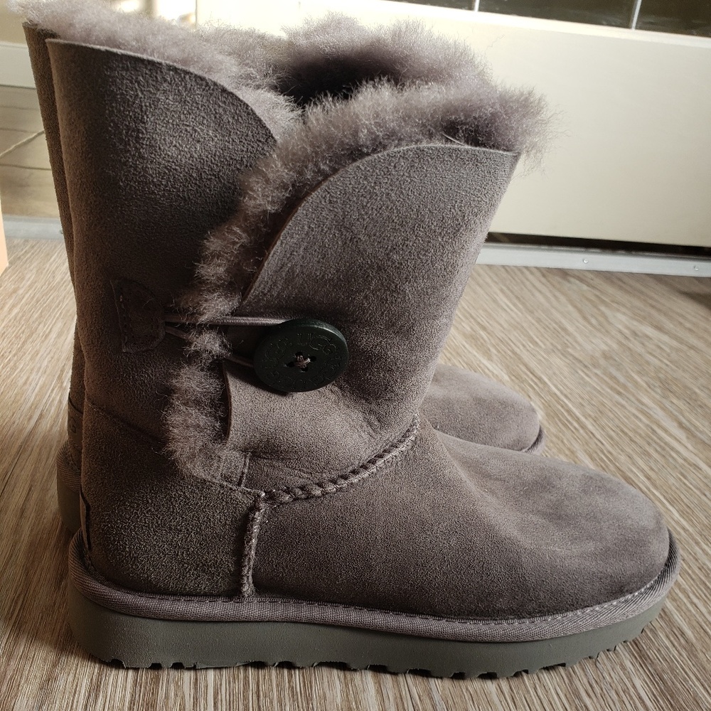 NIB UGG BAILEY BUTTON II BOOT - Picture 3 of 6